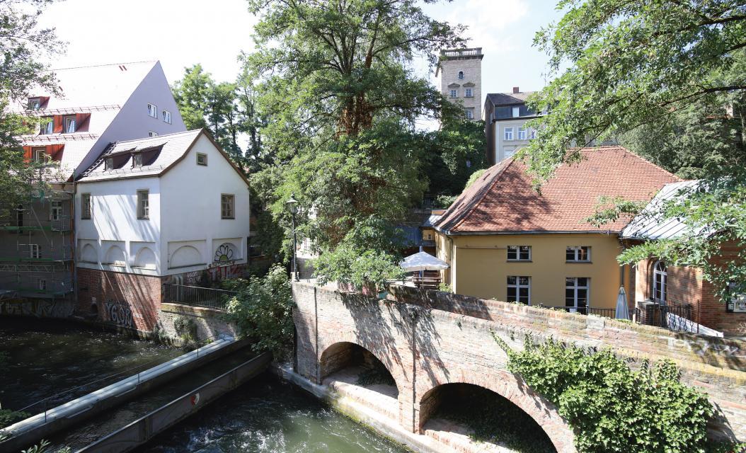 Unteres Brunnenwerk mit Zirbelnuss-Kanalbrücke