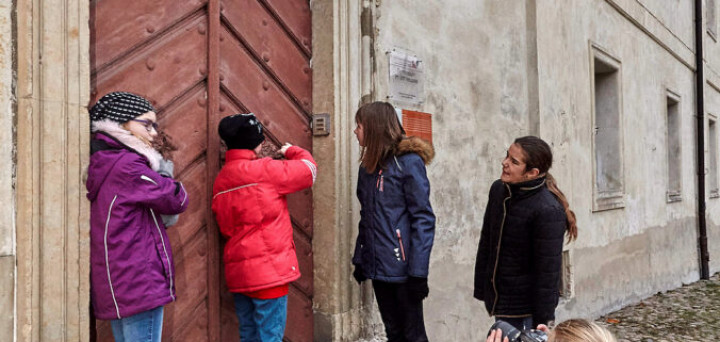 Eine 6. Klasse entdeckt Kloster Neuzelle © Roland Rossner, Deutsche Stiftung Denkmalschutz, Bonn