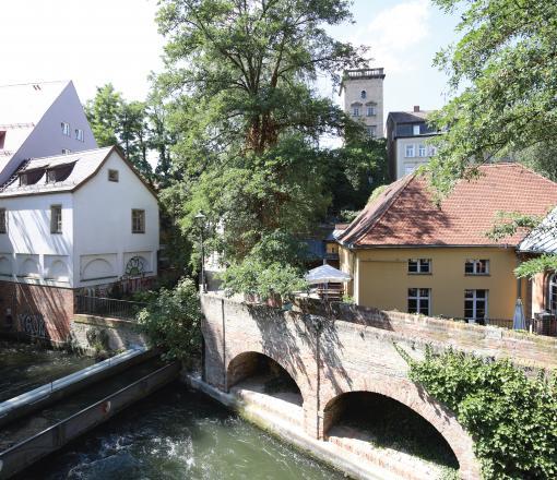 Unteres Brunnenwerk mit Zirbelnuss-Kanalbrücke