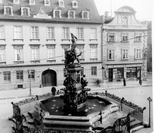 Herkulesbrunnen