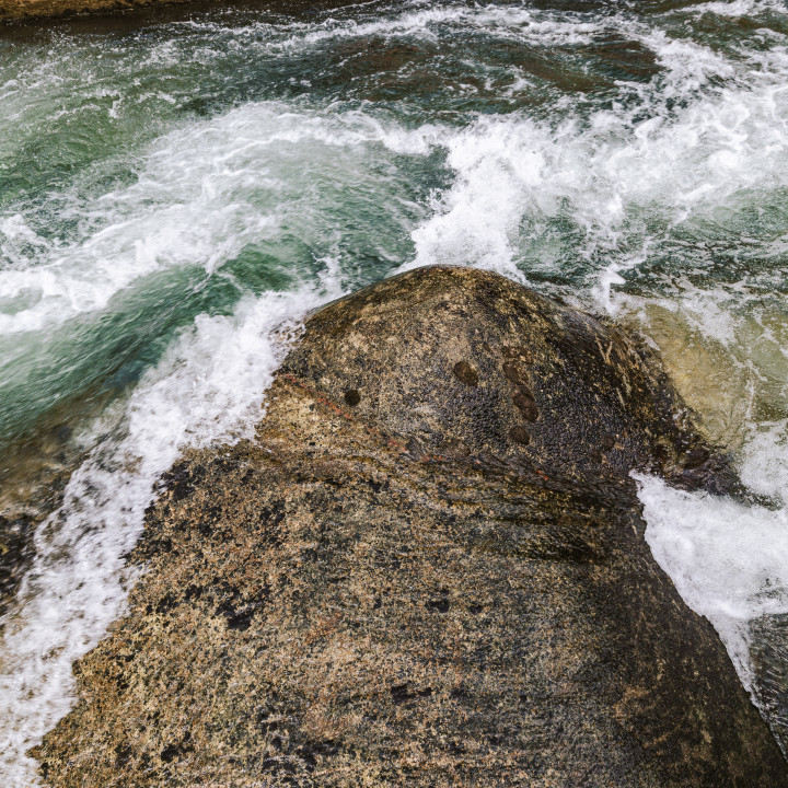 Teil der Kanustrecke mit aufbrausendem Wasser